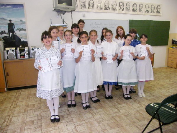 Iskolai népdalénekesi verseny